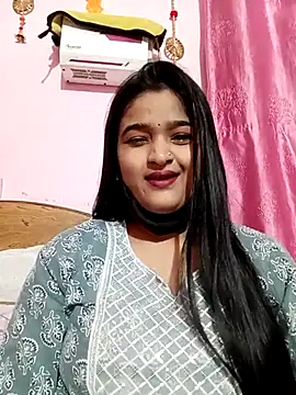 Snapshot of Simran-001 chatting on December 2, 11:26 am Simran-001 online show from December 2, 11:26 am