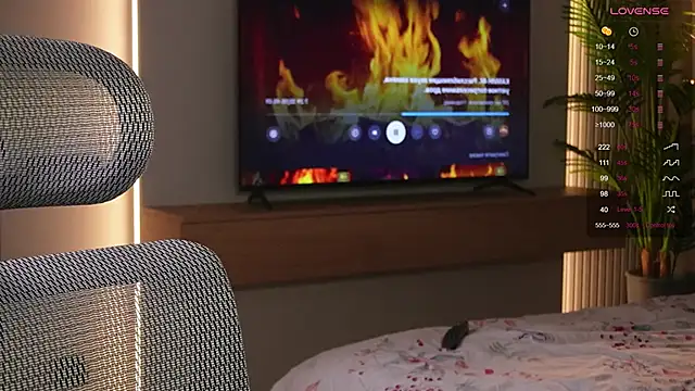 Sofa 01 online show from October 12, 2:16 pm