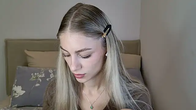 Snapshot of GabriellaOlsen chatting on October 14, 11:44 am GabriellaOlsen online show from October 14, 11:44 am