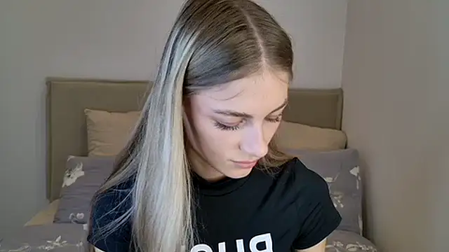 Snapshot of GabriellaOlsen chatting on October 19, 10:38 am GabriellaOlsen online show from October 19, 10:38 am