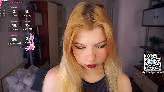 LynetHakes online show from September 19, 4:14 am