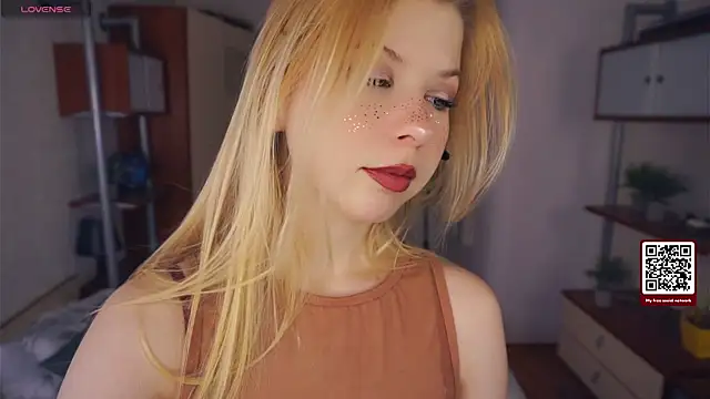 LynetHakes online show from September 27, 4:06 am