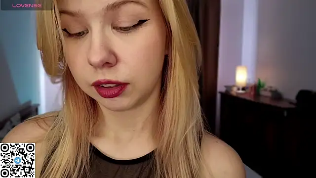 LynetHakes online show from March 26, 6:30 am