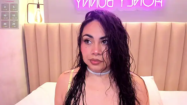 Naomymonroe  online show from January 14, 9:42 pm