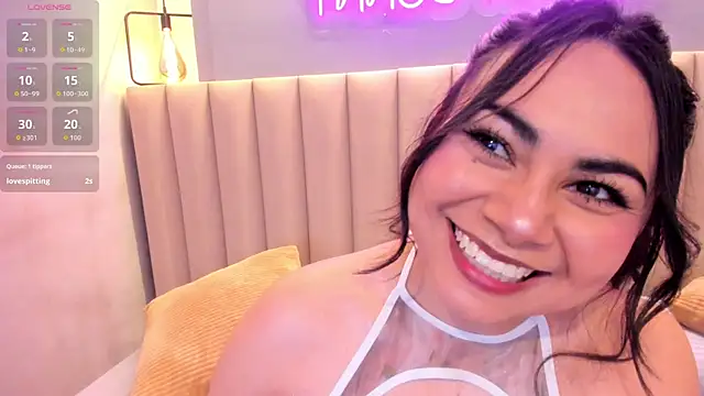 Snapshot of Naomymonroe_ chatting on April 12, 5:40 pm Naomymonroe online show from April 12, 5:40 pm