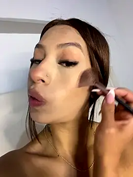 Snapshot of bella_bloomg chatting on November 25, 9:15 pm bella bloomg online show from November 25, 9:15 pm