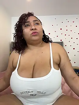 Snapshot of KarlaWild chatting on April 18, 4:00 pm KarlaWild online show from April 18, 4:00 pm