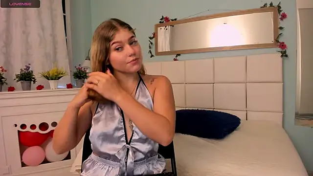 alaia greyy online show from February 26, 1:30 pm