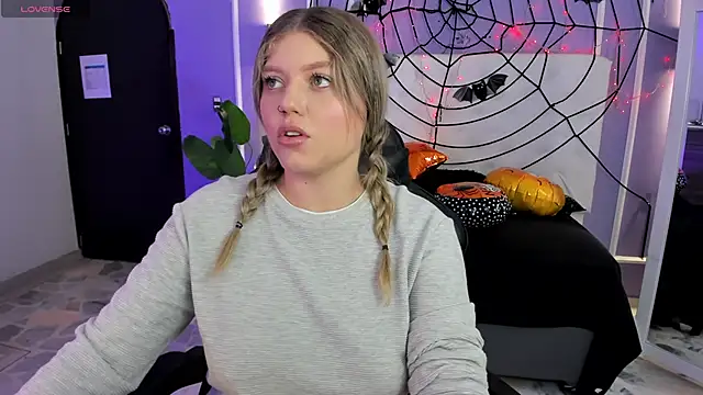 alaia greyy online show from November 1, 1:13 pm