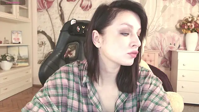 BritneyBarker online show from October 13, 12:10 am