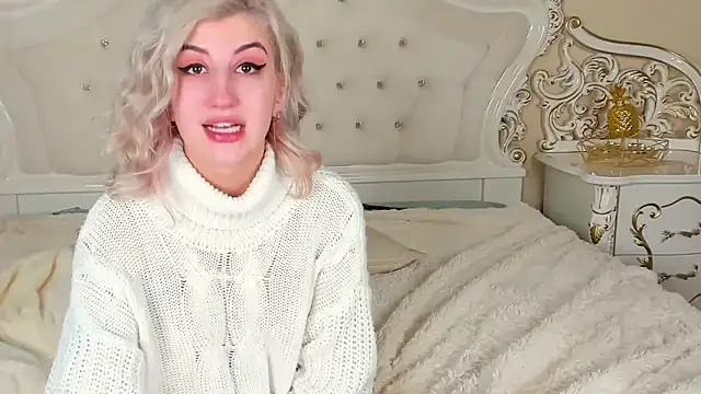 Snapshot of wawmom chatting on March 10, 7:02 am wawmom online show from March 10, 7:02 am