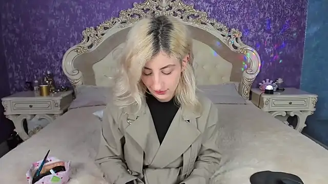 Snapshot of wawmom chatting on March 17, 8:12 pm wawmom online show from March 17, 8:12 pm