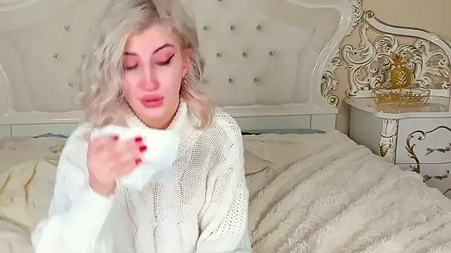 Snapshot of wawmom chatting on March 21, 7:24 am wawmom online show from March 21, 7:24 am