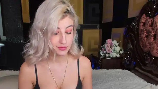 Snapshot of wawmom chatting on March 23, 6:56 pm wawmom online show from March 23, 6:56 pm