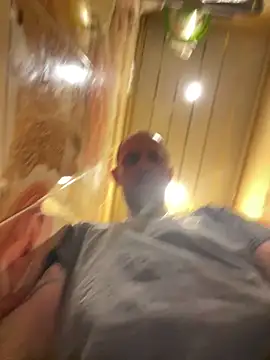 Snapshot of MaxDevilWhite chatting on February 20, 6:37 am MaxDevilWhite online show from February 20, 6:37 am