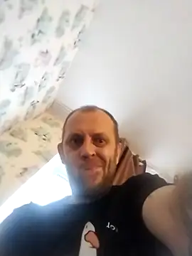 Snapshot of MaxDevilWhite chatting on March 14, 6:52 am MaxDevilWhite online show from March 14, 6:52 am