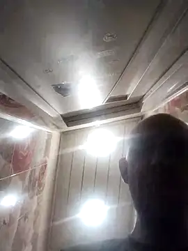 Snapshot of MaxDevilWhite chatting on March 18, 7:06 pm MaxDevilWhite online show from March 18, 7:06 pm