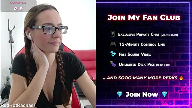 Snapshot of RedHotRachael chatting on December 3, 4:27 pm RedHotRachael online show from December 3, 4:27 pm