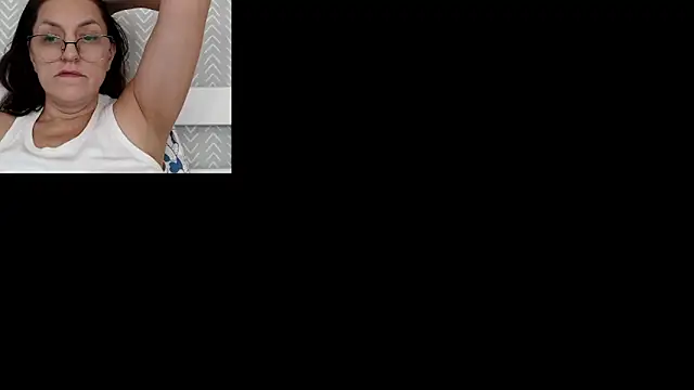 Snapshot of Soffya_Soy chatting on November 1, 10:56 pm Soffya Soy online show from November 1, 10:56 pm