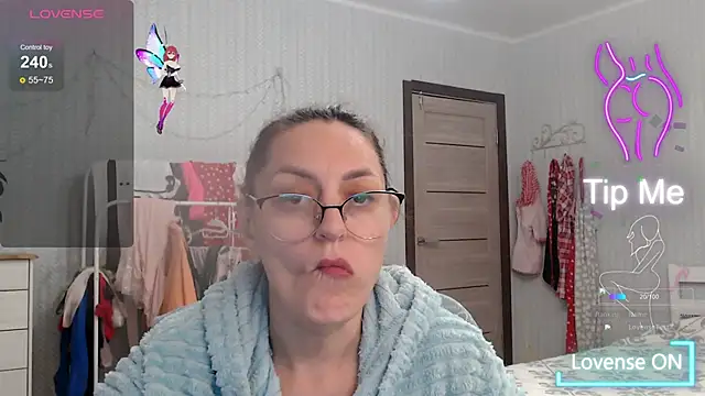 Snapshot of Soffya_Soy chatting on November 4, 3:55 pm Soffya Soy online show from November 4, 3:55 pm