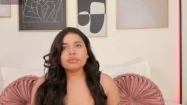 RachelRusso online show from February 8, 5:40 am