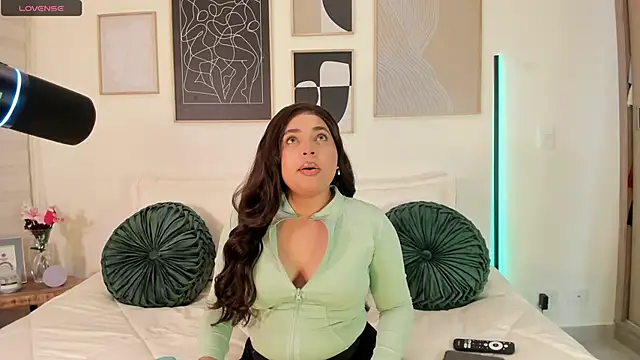 RachelRusso online show from March 9, 11:03 pm
