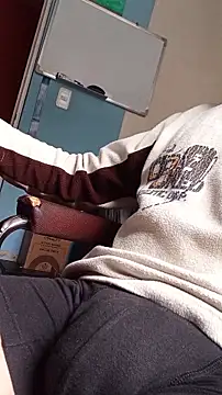 Snapshot of Andre16c chatting on February 19, 3:41 pm Andre16c online show from February 19, 3:41 pm