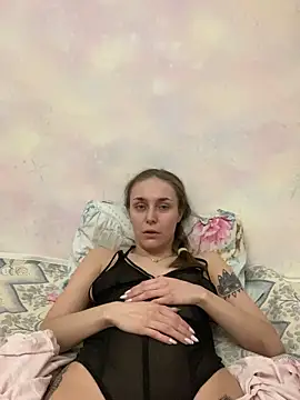 White Lu online show from February 24, 9:20 pm