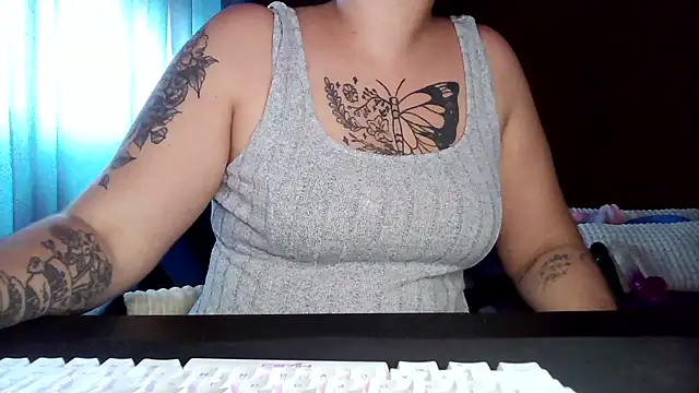 Snapshot of bunnyfox420 chatting on September 27, 2:11 pm bunnyfox420 online show from September 27, 2:11 pm