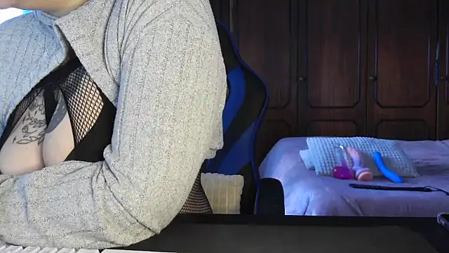 Snapshot of bunnyfox420 chatting on December 3, 2:04 pm bunnyfox420 online show from December 3, 2:04 pm