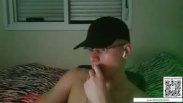 Snapshot of vitorsafado19 chatting on October 27, 1:31 am vitorsafado19 online show from October 27, 1:31 am