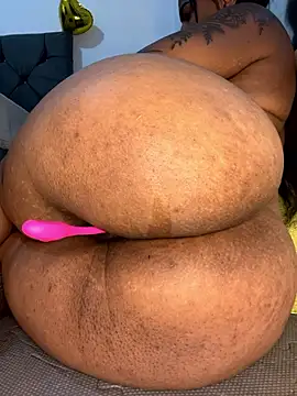 Snapshot of Charlotte_bronxxx chatting on January 7, 9:28 pm Charlotte bronxxx online show from January 7, 9:28 pm