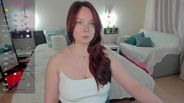 maya suun online show from June 11, 1:05 am