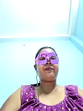 Snapshot of mahi43 chatting on February 28, 4:42 pm mahi43 online show from February 28, 4:42 pm