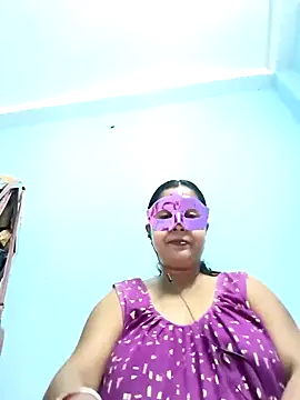 Snapshot of mahi43 chatting on March 1, 3:38 pm mahi43 online show from March 1, 3:38 pm
