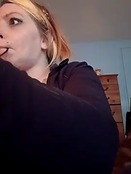 Snapshot of barbieinbondage7 chatting on April 23, 4:20 pm barbieinbondage7 online show from April 23, 4:20 pm