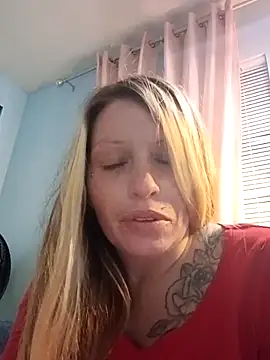 Snapshot of barbieinbondage7 chatting on April 27, 8:23 am barbieinbondage7 online show from April 27, 8:23 am