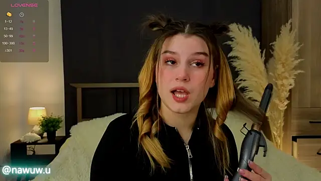 Snapshot of nawuwu chatting on February 20, 9:33 am nawuwu online show from February 20, 9:33 am