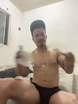 paullliliu online show from June 25, 7:24 am