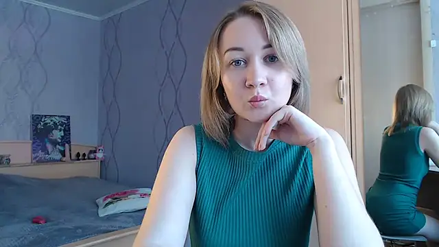 DaddysSluttyGirl2001 online show from March 11, 9:02 am