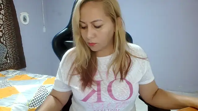 mariana0x online show from March 4, 6:18 pm