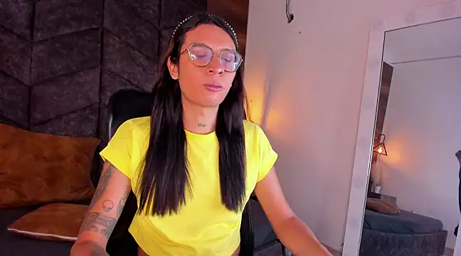LauraaGomezz   online show from February 12, 7:24 pm