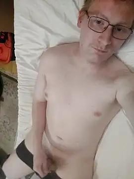 Arttuforyounakedboy online show from March 17, 2:31 pm