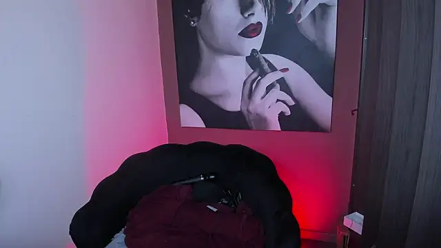 Snapshot of QueenOfHaze chatting on March 19, 4:33 pm QueenOfHaze online show from March 19, 4:33 pm