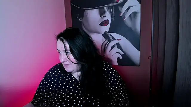 Snapshot of QueenOfHaze chatting on March 24, 1:05 pm QueenOfHaze online show from March 24, 1:05 pm