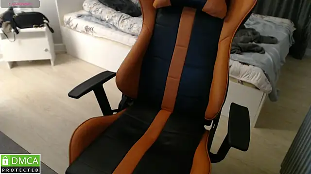 crystalyss online show from March 15, 1:30 am