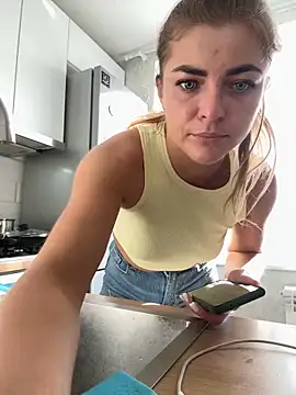 Snapshot of Donna_Sun chatting on March 14, 12:29 pm Donna Sun online show from March 14, 12:29 pm