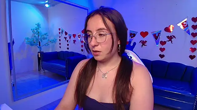 Lilyy evans online show from February 16, 5:37 pm
