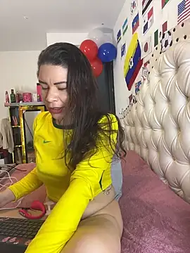 isabelajonesgl online show from June 13, 7:45 pm