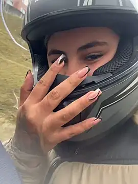 Snapshot of MeganCrow chatting on October 15, 5:24 pm MeganCrow online show from October 15, 5:24 pm